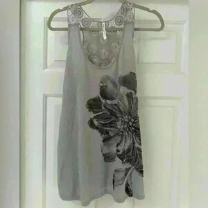 LOL COLLECTION GRAY TANK WITH BLACK FLOWER BACK‎ SILVER LACE DETAIL SIZE LARGE